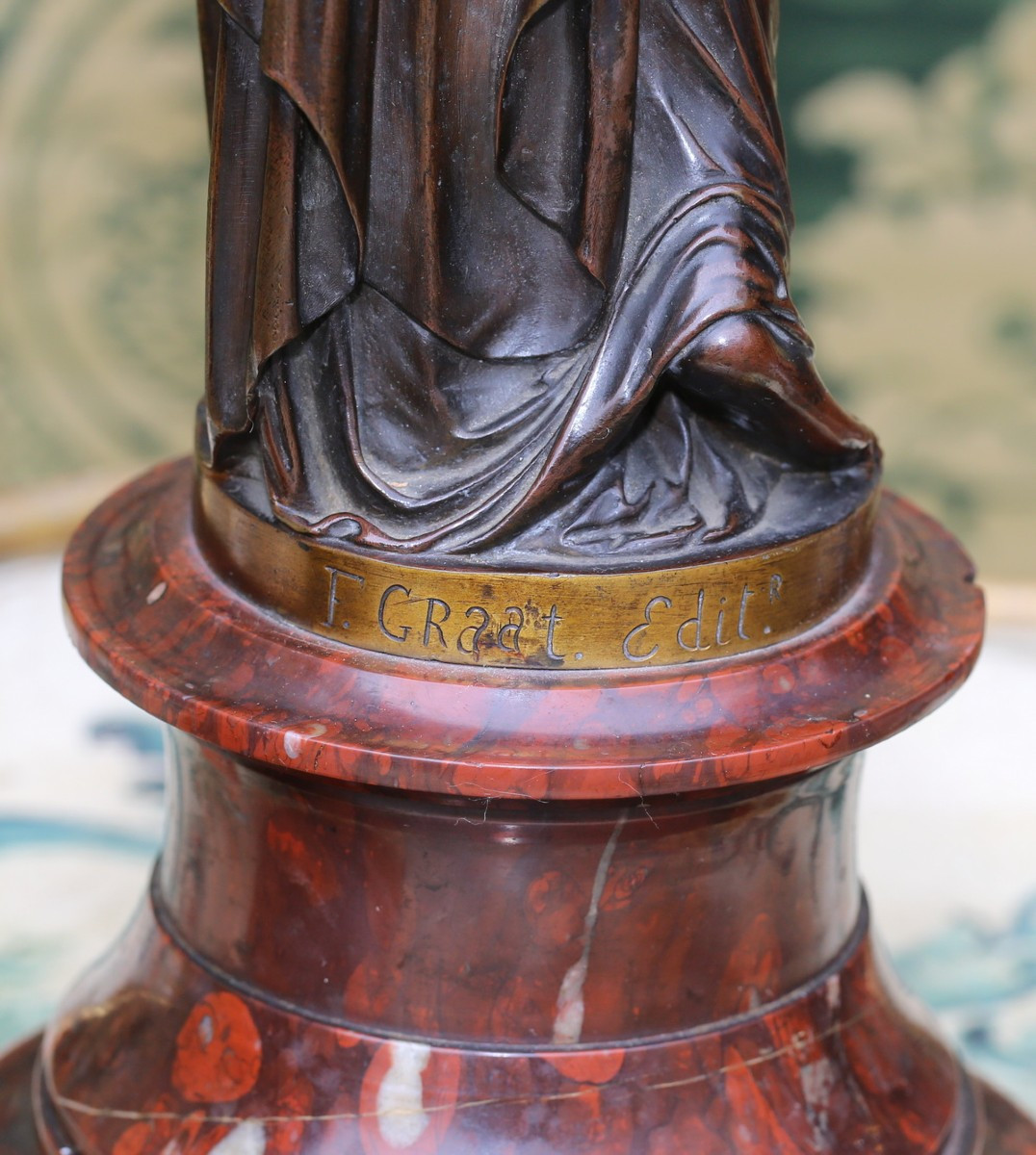 Pierre LOISON 1816-1886 Paire de figures de femmes portant une amphore, montés lampe.-photo-1