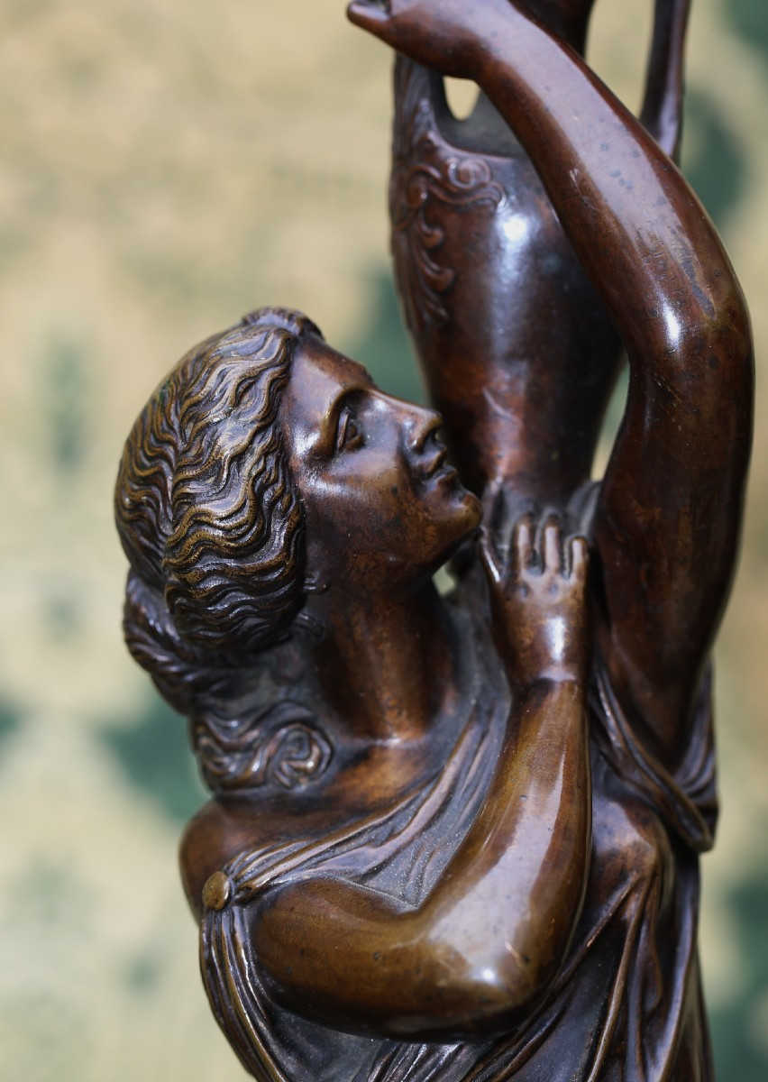 Pierre LOISON 1816-1886 Paire de figures de femmes portant une amphore, montés lampe.-photo-4