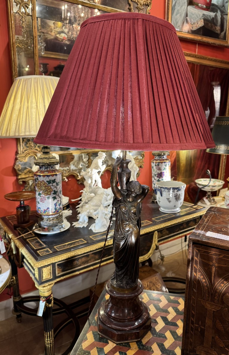 Pierre LOISON 1816-1886 Paire de figures de femmes portant une amphore, montés lampe.-photo-5