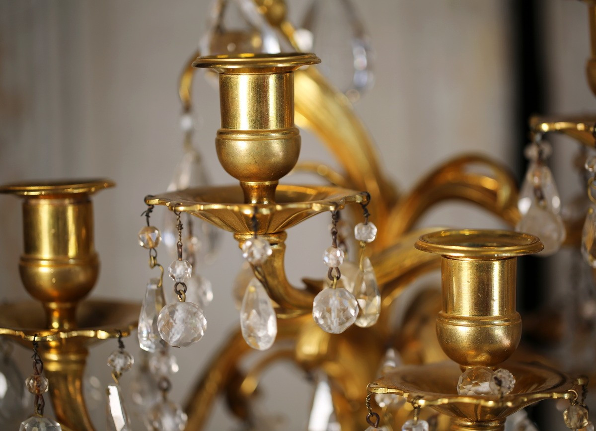 Paire de girandoles  de style Louis XV circa 1880, en bronze doré et  cristaux de roche.-photo-2