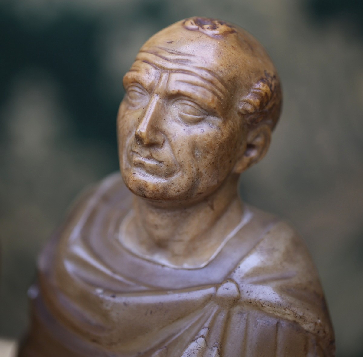 Ecole italienne du XVIIIe, paire de bustes d'empereurs romains en onyx et marbre .-photo-4