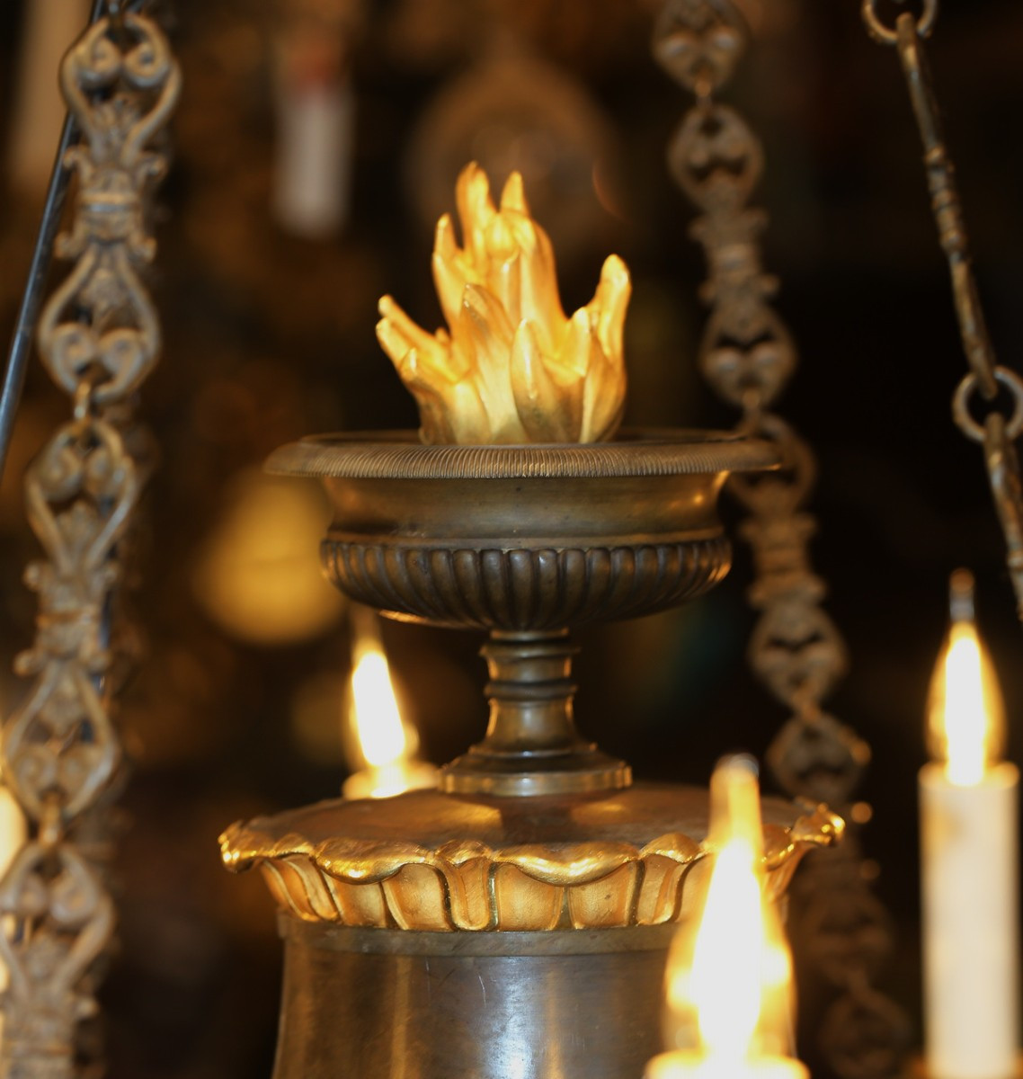 Empire Period Chandelier With 12 Lights In Gilt And Patinated Bronze.-photo-3