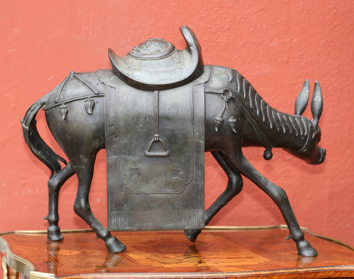 China 19th Century Patinated Bronze Perfume Burner Mule.-photo-2