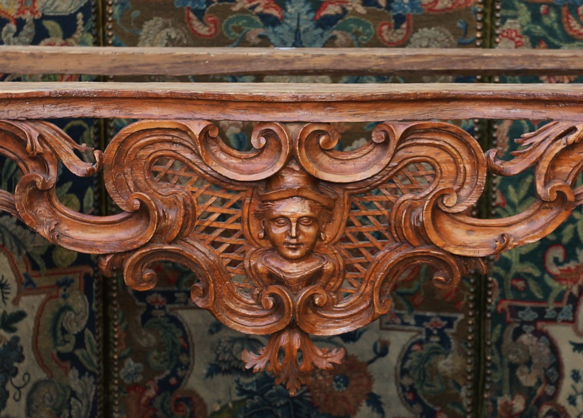 Console Italienne début du XVIIIème, travail piémontais tilleul et sapin sculpté.-photo-3