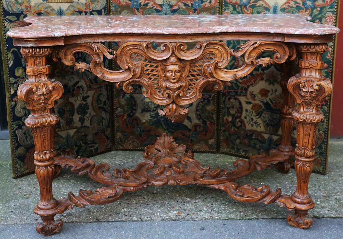 Console Italienne début du XVIIIème, travail piémontais tilleul et sapin sculpté.