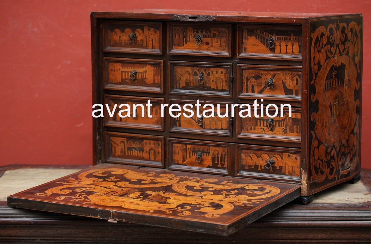 Augsbourg  fin XVIIème, cabinet en marquéterie, un abattant dévoilant 9 tiroirs et un vantail .-photo-3