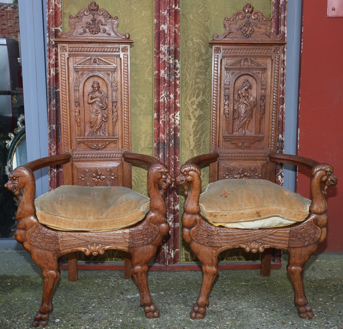 Paire de fauteuils style Renaissance XIX,caquetoires en chêne sculpté fin du XIXème