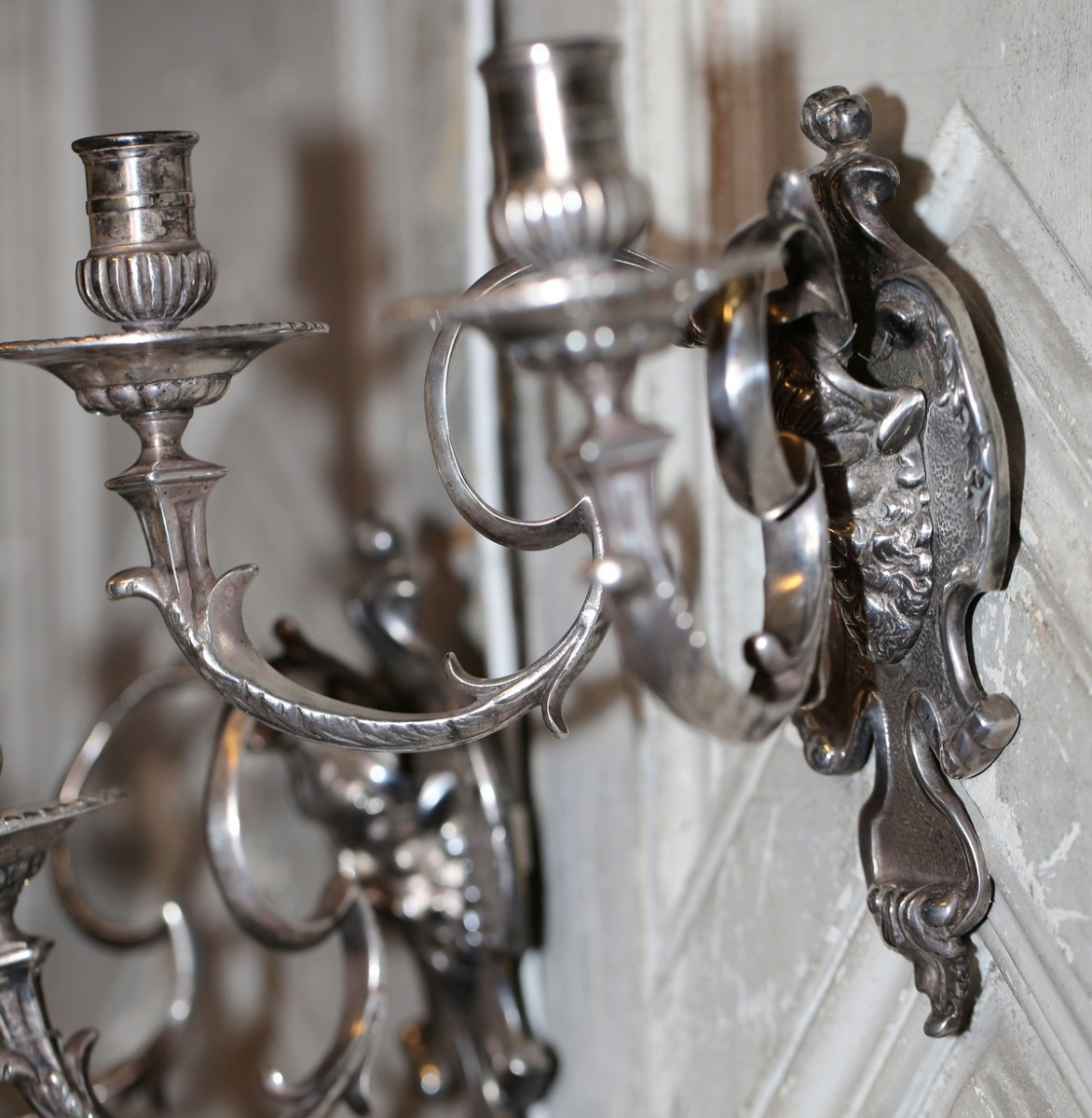 Paire d'appliques en bronze argenté de style Régence époque XIXème, masque homme barbu.-photo-4