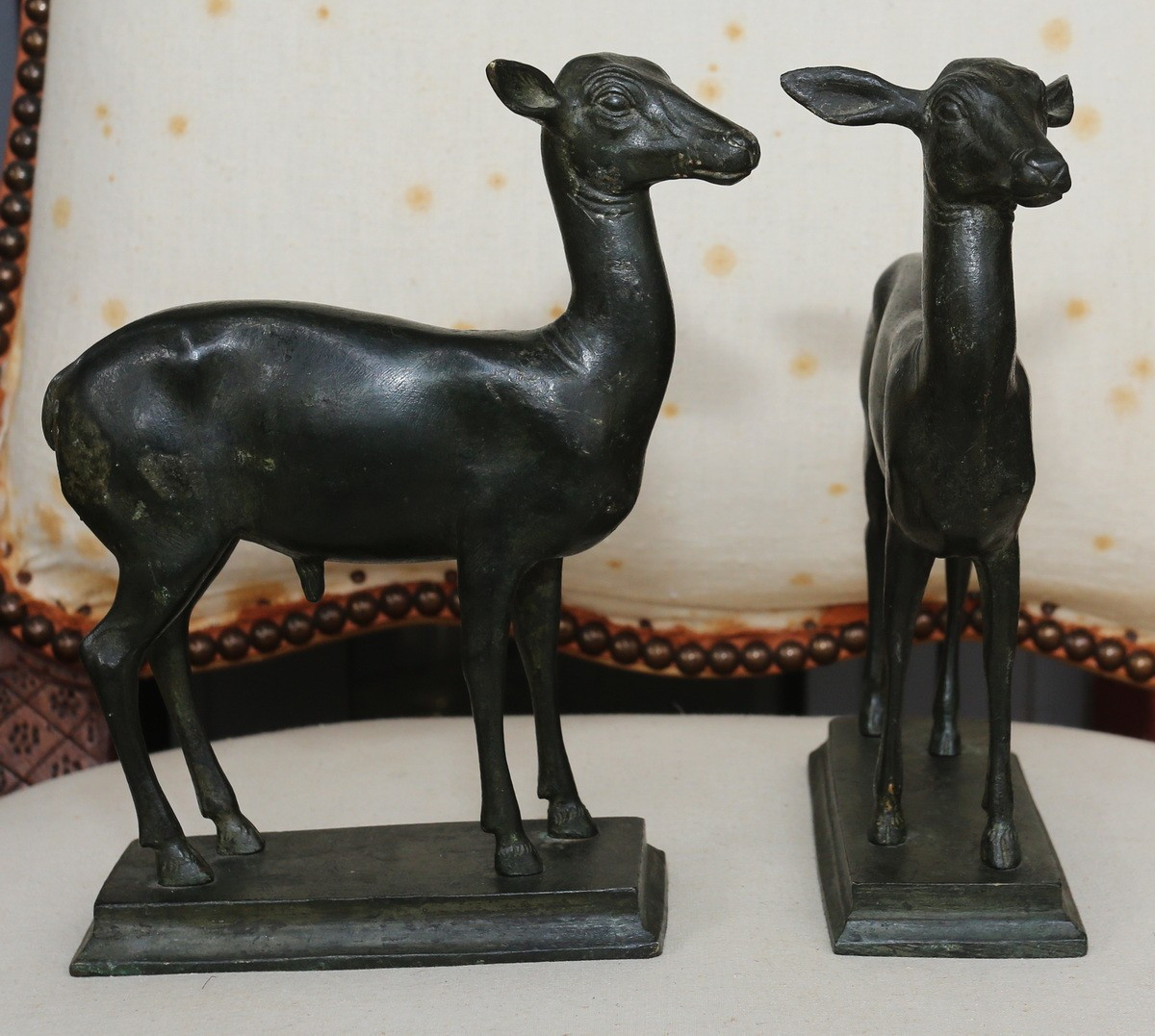 Italie XIXème, paire de biches en bronze,  les modèles de la villa des Papyrus à Herculanum.-photo-2