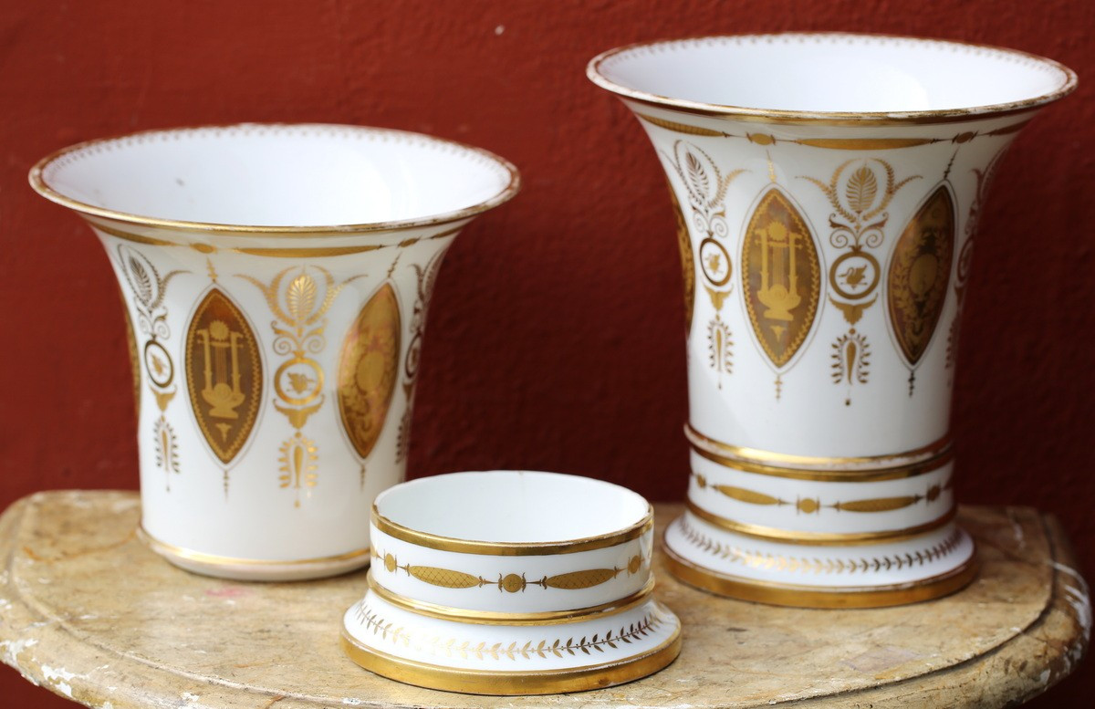 Paris, Early 19th Century, Pair Of Porcelain Vases Decorated In Gold On A White Background.-photo-2