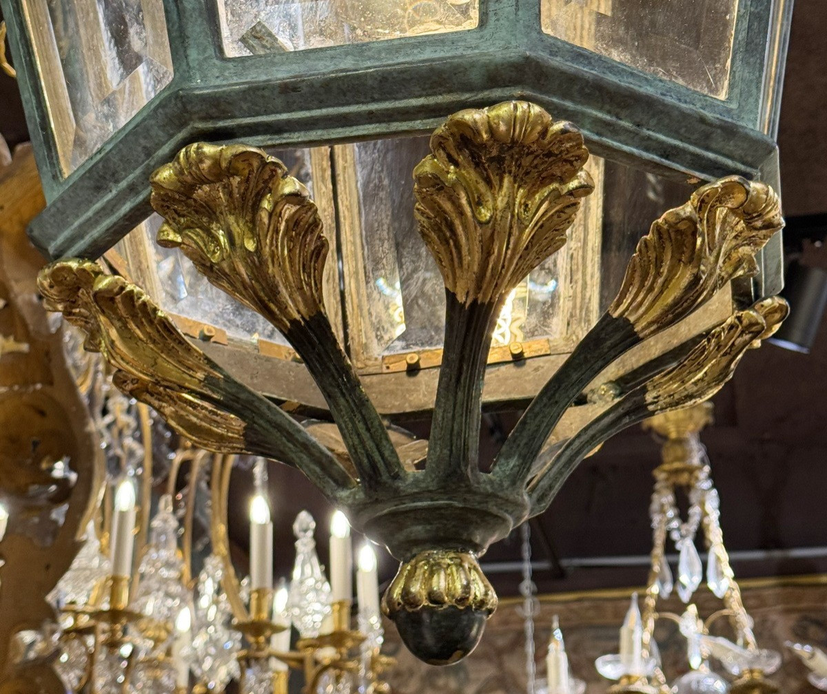 PAIRE de lanternes en bronze patiné antique vert et or, verres biseautés, époque XXème-photo-3