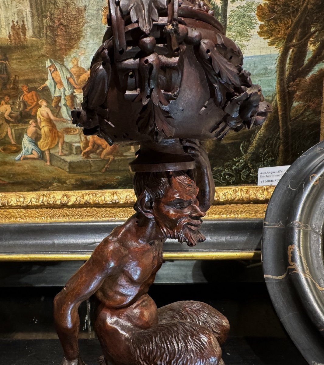 Italie époque XVIIIème, paire de vasques couvertes portées par un faune .-photo-1
