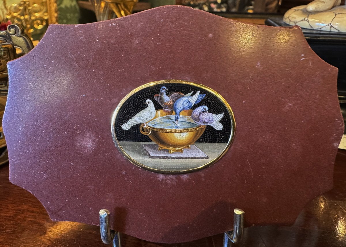 Italy, Rome, 19th Century, Paperweight Made Of Rosso Antico Marble And Featuring A Micro-mosaic Of Pliny's Doves.