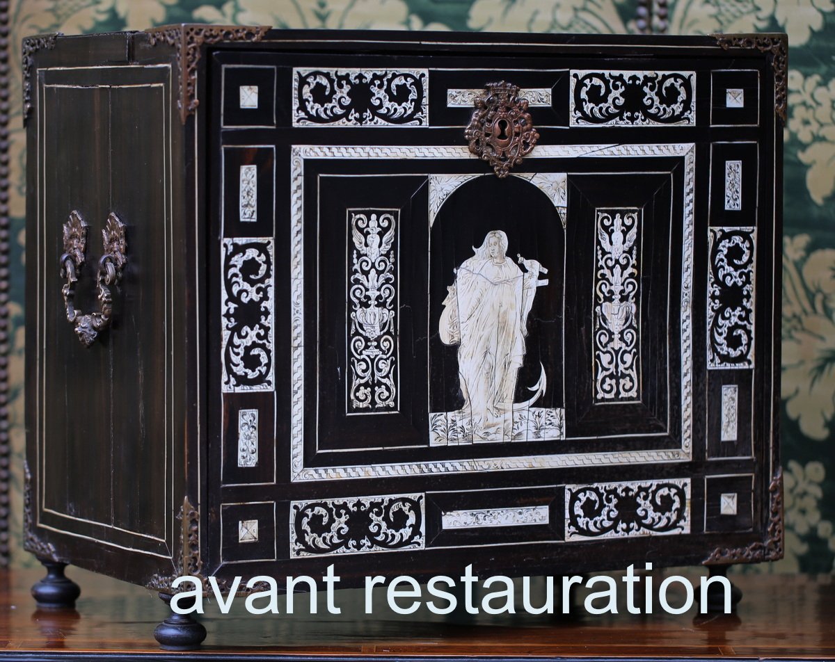 Late 17th-century Italy; A Small Cabinet Made Of Ivory And Ebony Veneer, With A Drop-down Lid.-photo-3