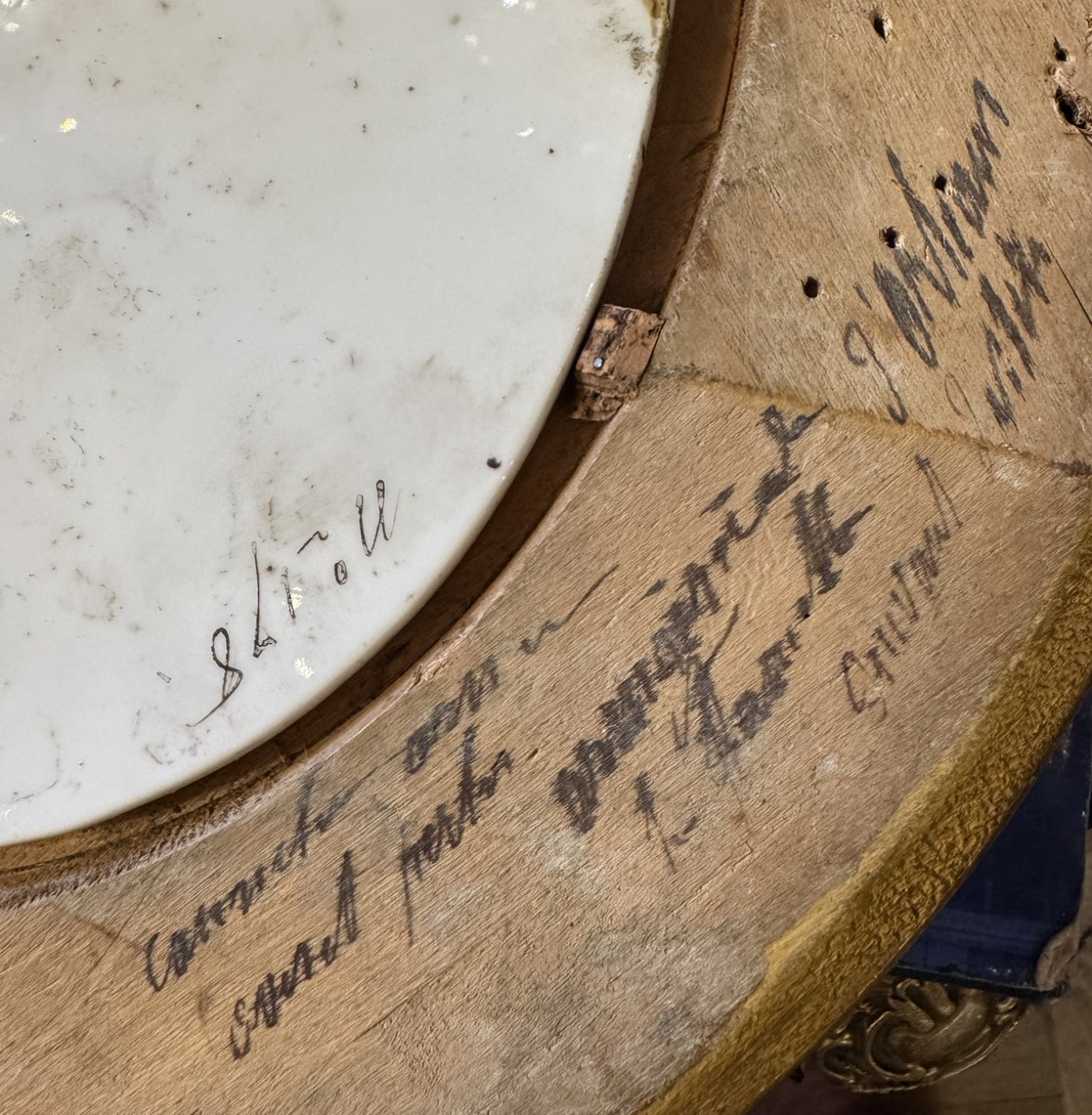 Ecole Française de XIXème, portrait de Marie Amélie d'Orléans peinture sur porcelaine. -photo-1