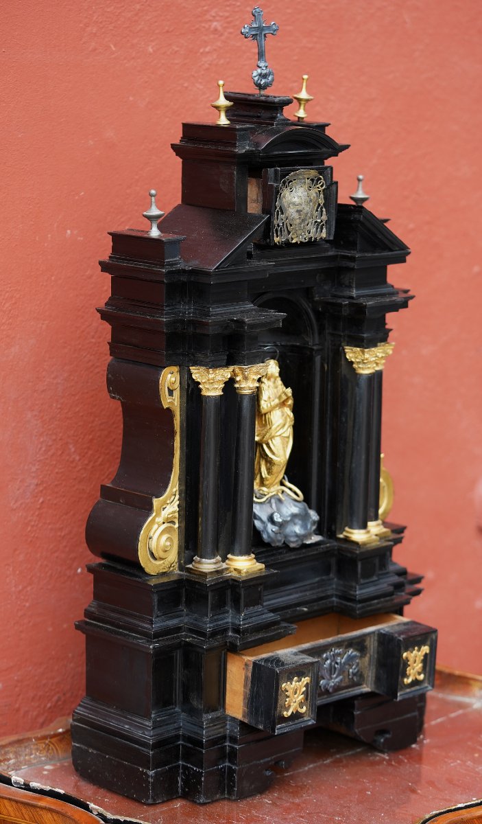 Oratoire en bois noirci, ébène et bronze doré, dédié à la vierge Immaculée Conception -photo-2
