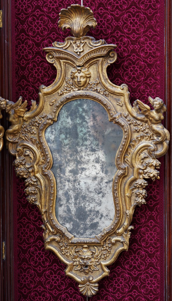 Italie époque XVIIIème, paire de miroirs de forme violonnée,  en bois et stuc doré -photo-2