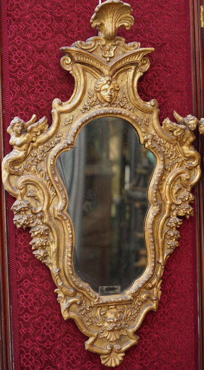 Italie époque XVIIIème, paire de miroirs de forme violonnée,  en bois et stuc doré -photo-3