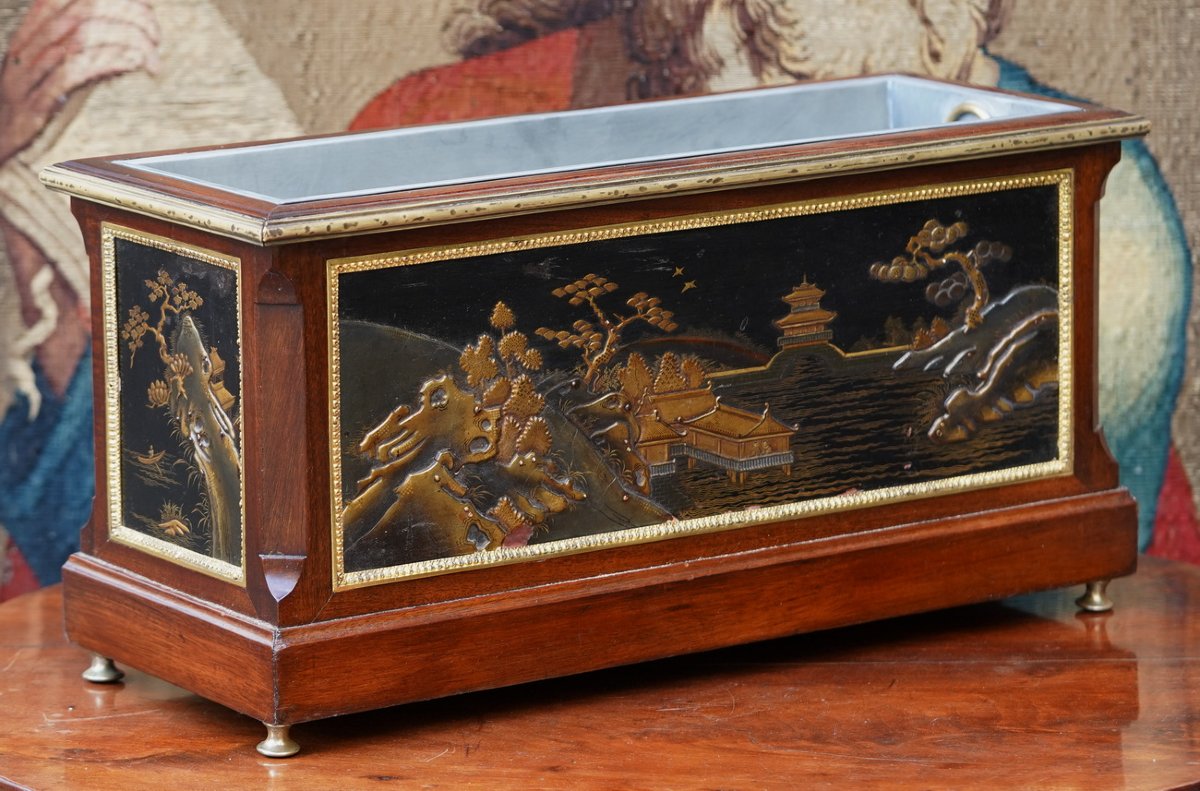Mahogany Planter With Chinese Lacquer, Louis XVI Style, Late 19th Century