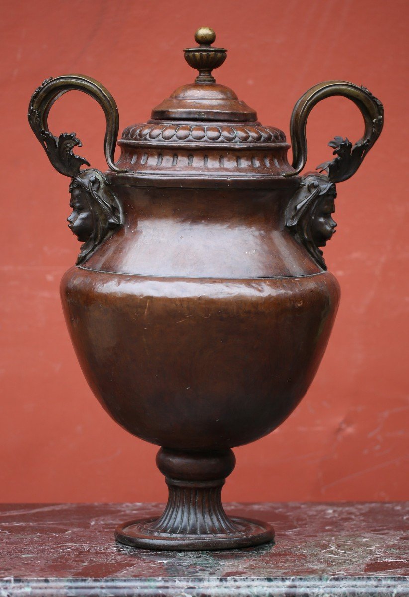 Grand Vase Couvert d'époque XVIIIème