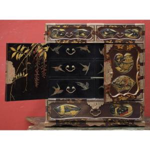 Japan Edo Period, Small Lacquer Cabinet.