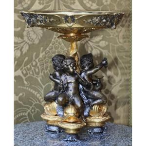 Auguste DELAFONTAINE 1813-1892, coupe centre de table en bronze.
