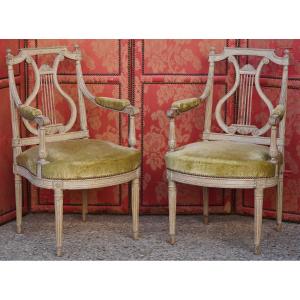 Paire de fauteuils d'époque Louis XVI en bois laqué, modèle de Jacob, dossier Lyre