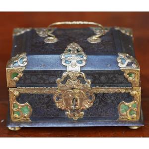 France, Louis XIV Period; Engraved Steel Jewelry Box With Green Horn And Gold-plated Brass.