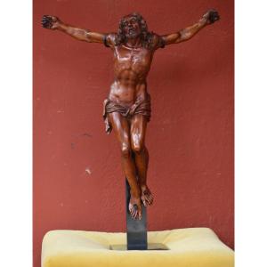 Important Christ En Croix,  Buis époque Fin XVIIème monté sur une armature en fer moderne 