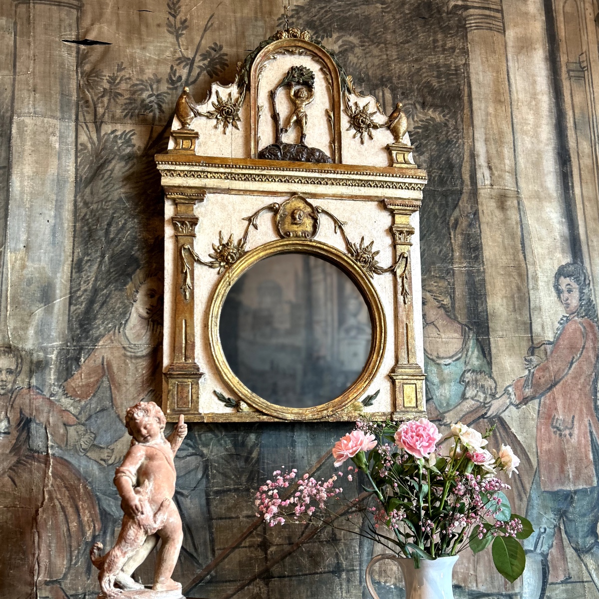 Miroir en bois sculpté polychrome, XVIII siècle