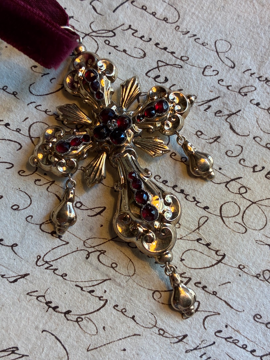 Pendentif en forme de croix aux grenats-photo-4