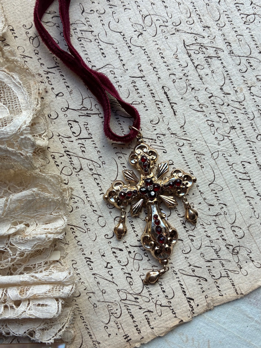 Pendentif en forme de croix aux grenats-photo-2