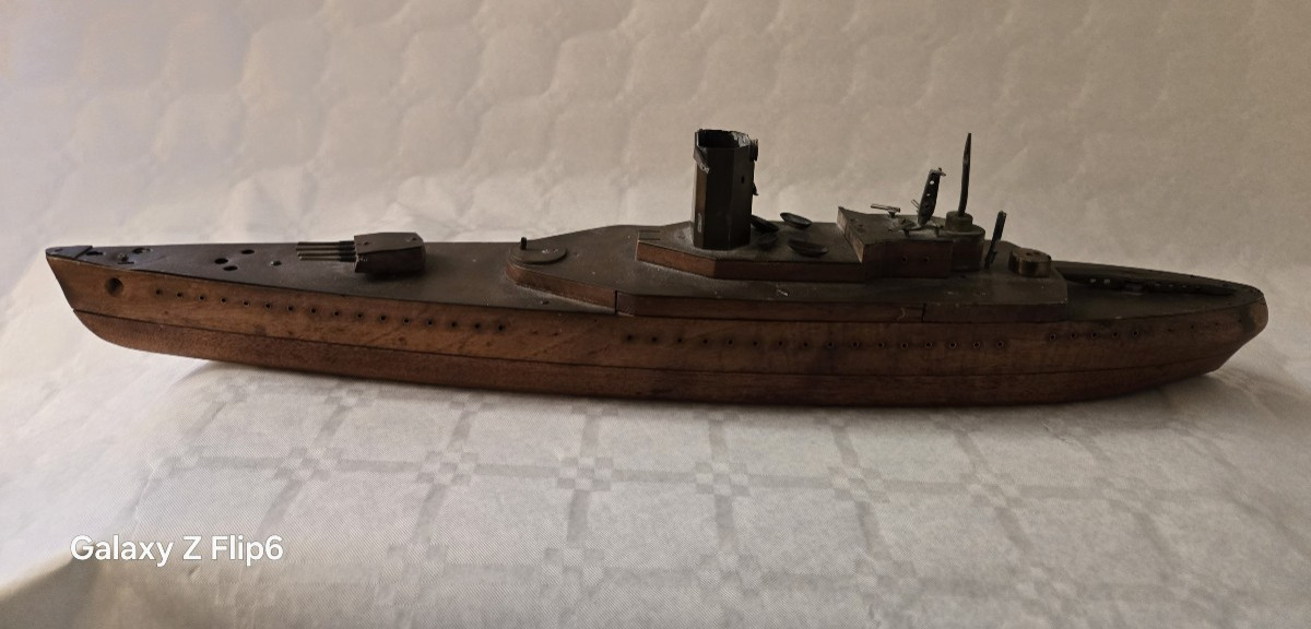  Model Boat