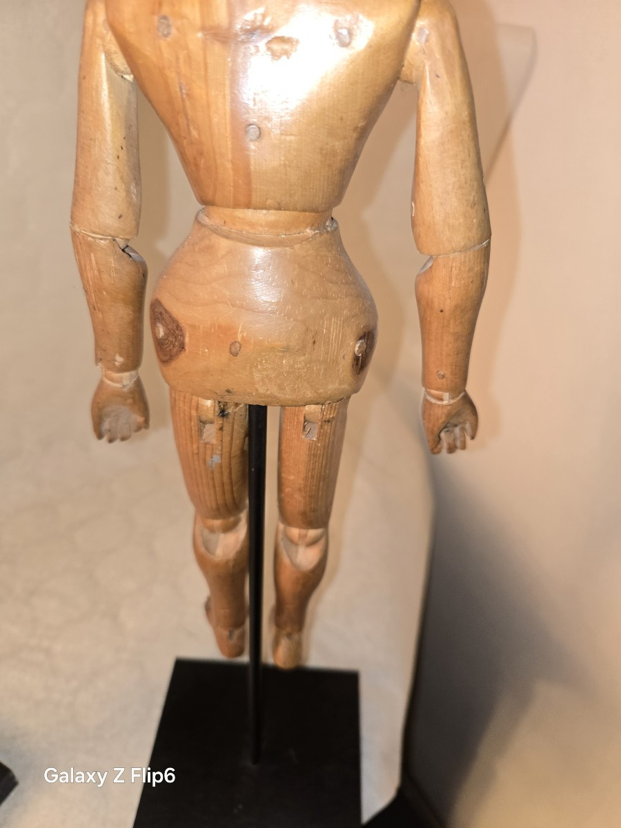 Two Mannequins Made Of Natural Wood-photo-2