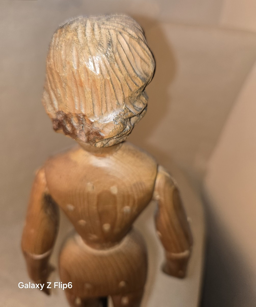 Two Mannequins Made Of Natural Wood-photo-1