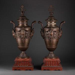 Une Paire De Vases Bronze Patiné Napoléon III, 19e Siècle