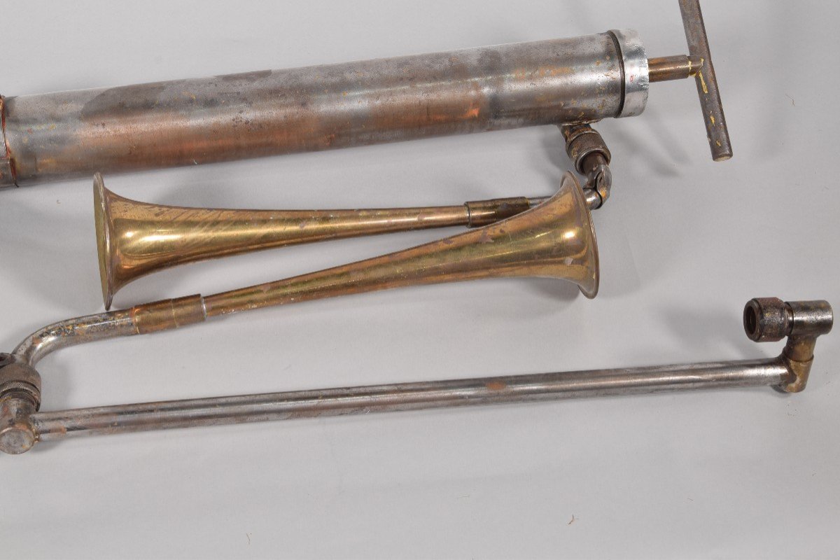 Boat Horn. 20th Century.  -photo-2