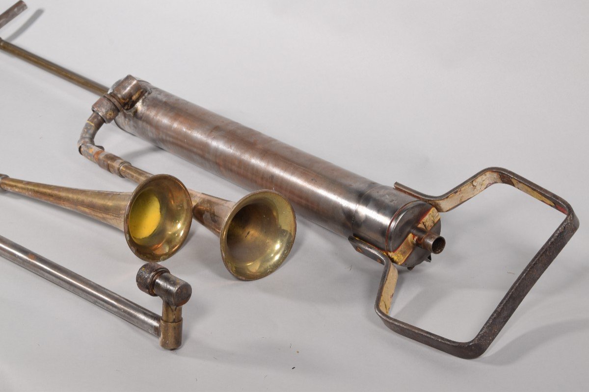 Boat Horn. 20th Century.  -photo-2