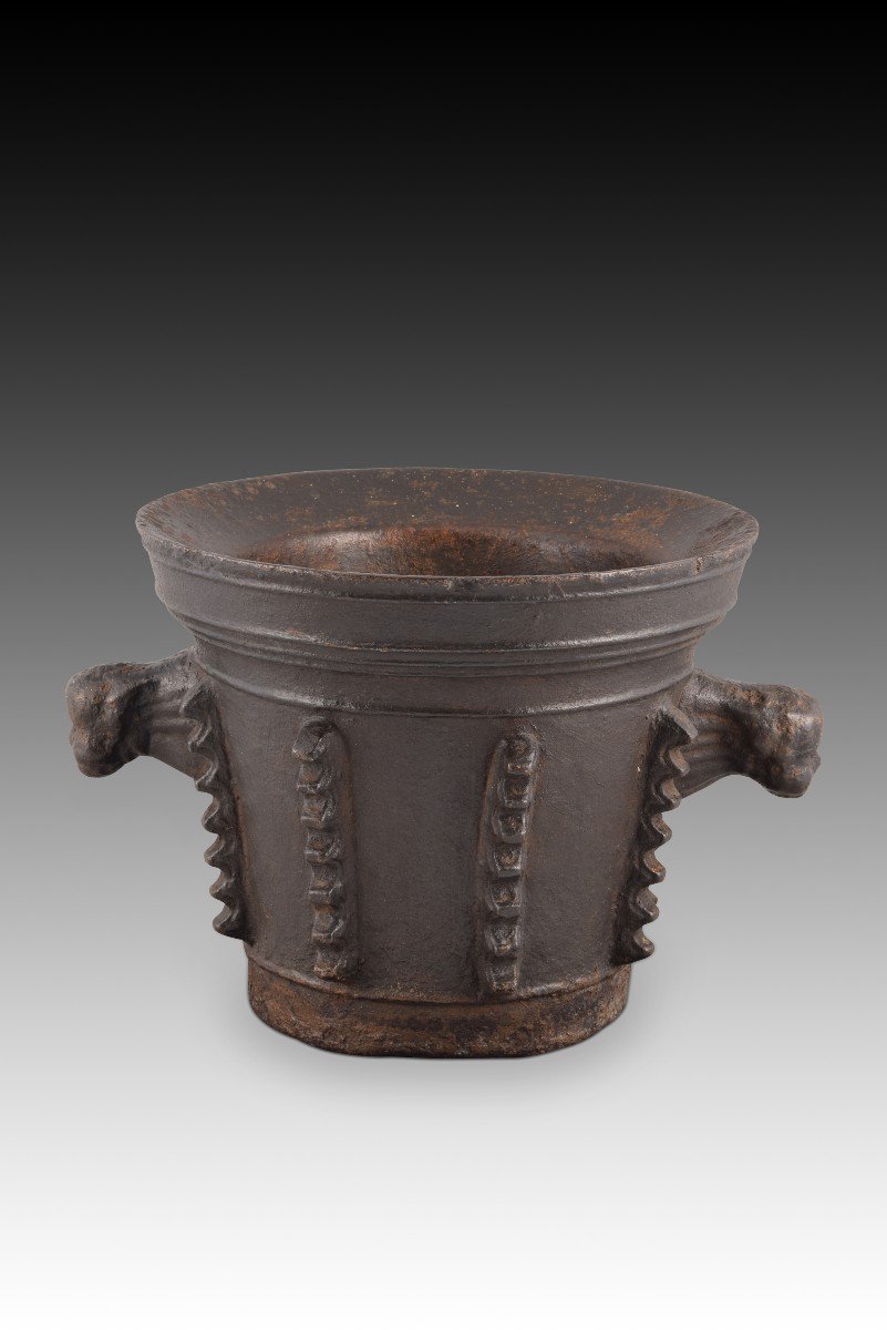 Iron Pharmacy Mortar. 18th-19th Centuries.  -photo-1