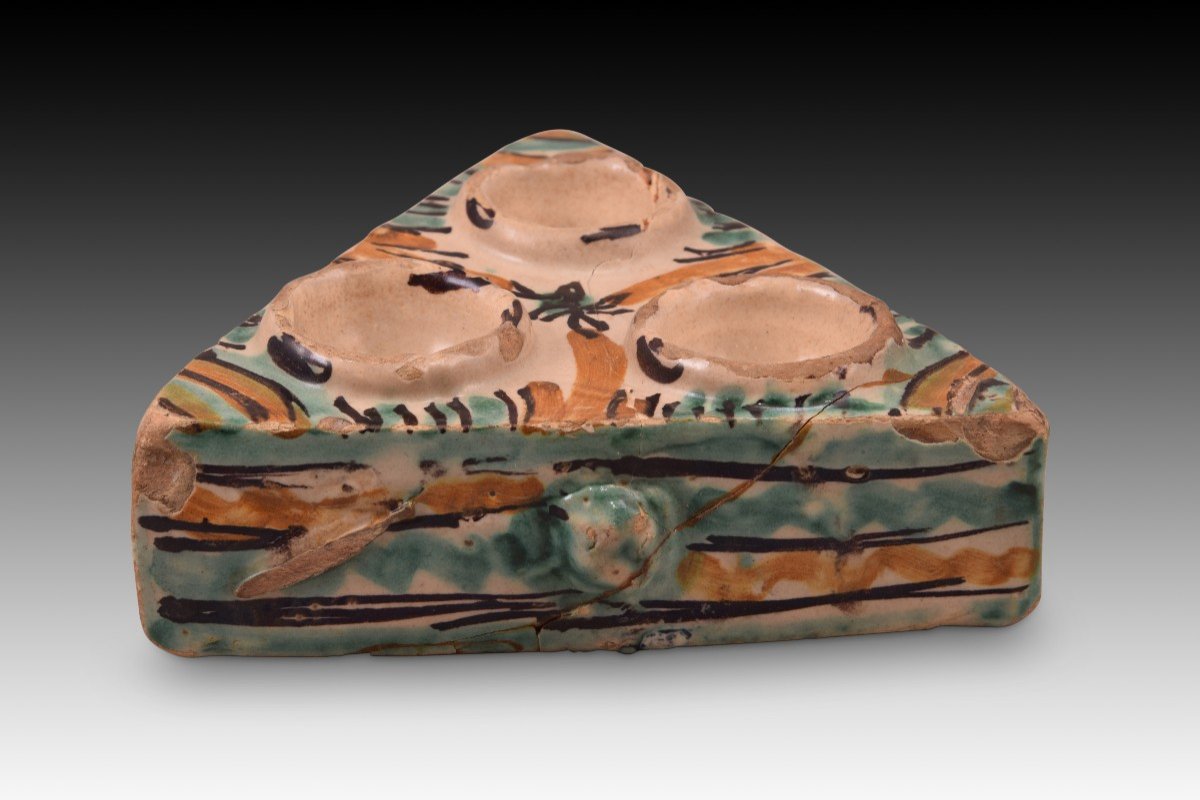 Triangular Spice Rack. Glazed Ceramic. Talavera De La Reina, Spain, 17th Century. -photo-2