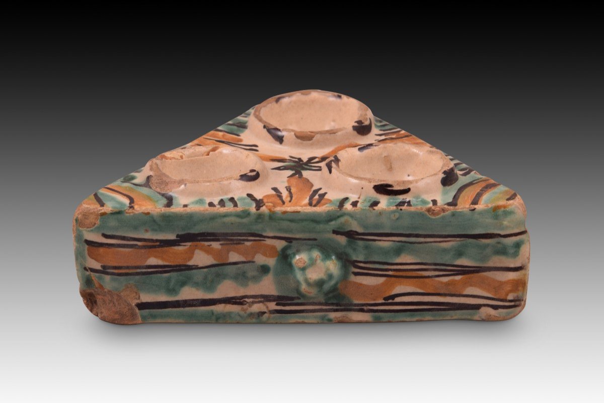 Triangular Spice Rack. Glazed Ceramic. Talavera De La Reina, Spain, 17th Century. -photo-3