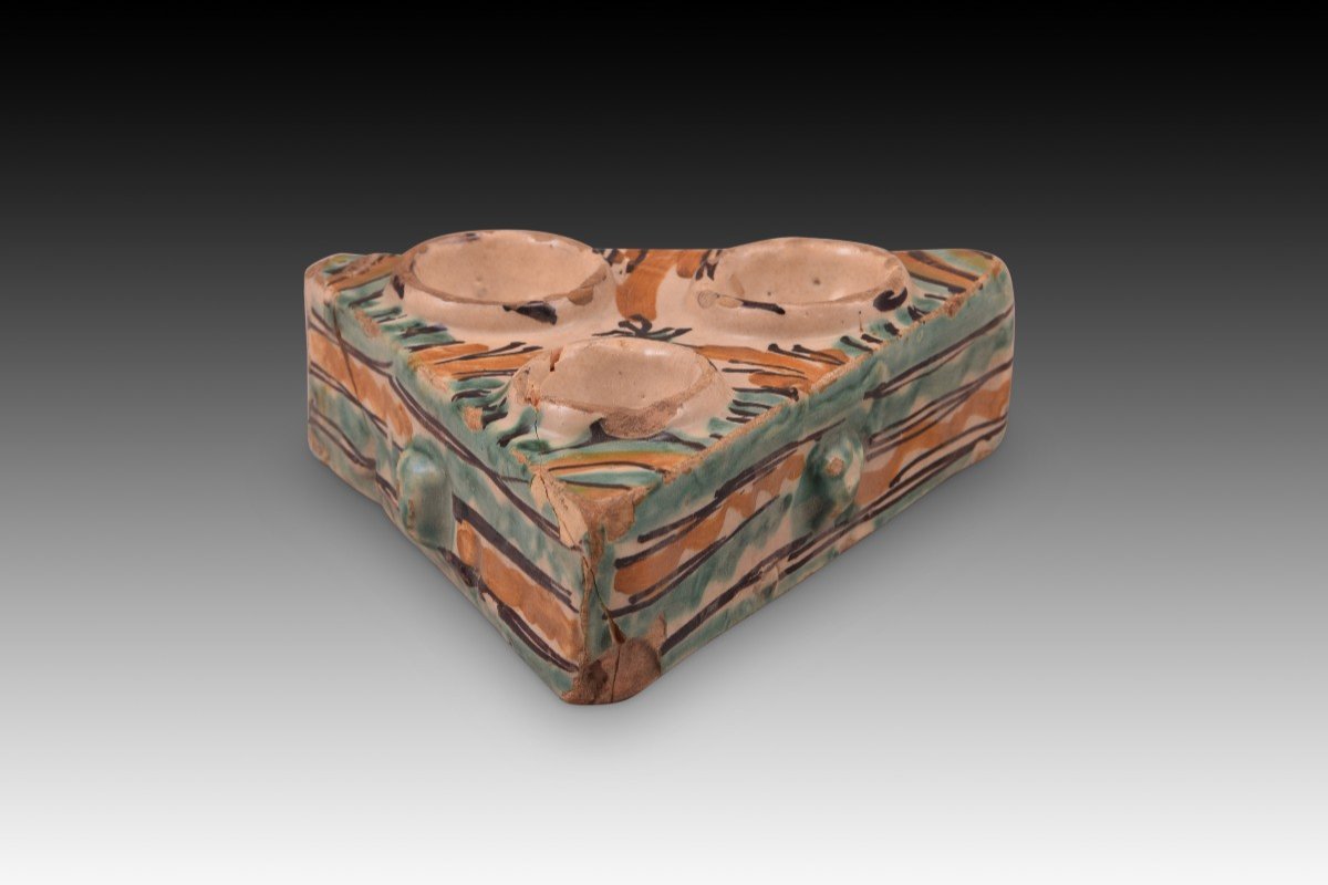 Triangular Spice Rack. Glazed Ceramic. Talavera De La Reina, Spain, 17th Century. 