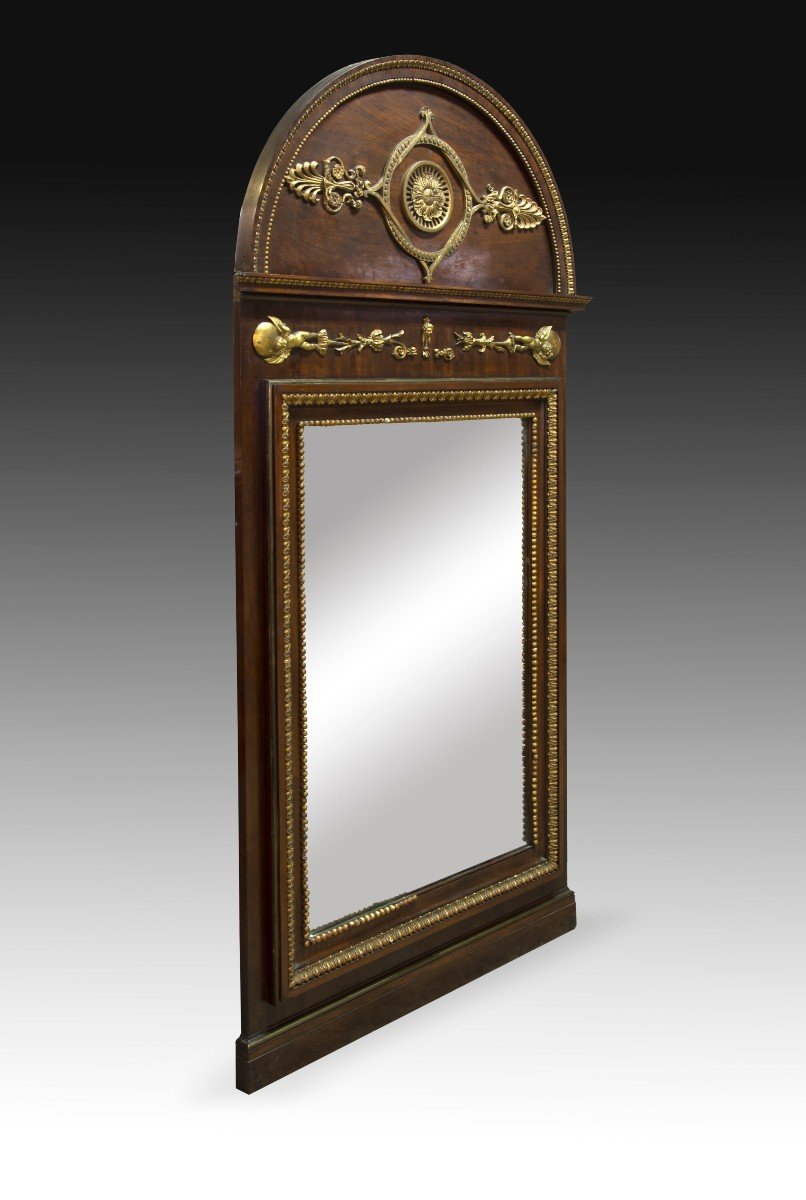 Miroir Fernando VII. Bois Sculpté Et Doré, Verre. Vers Le Début Du XIXe Siècle.  -photo-2