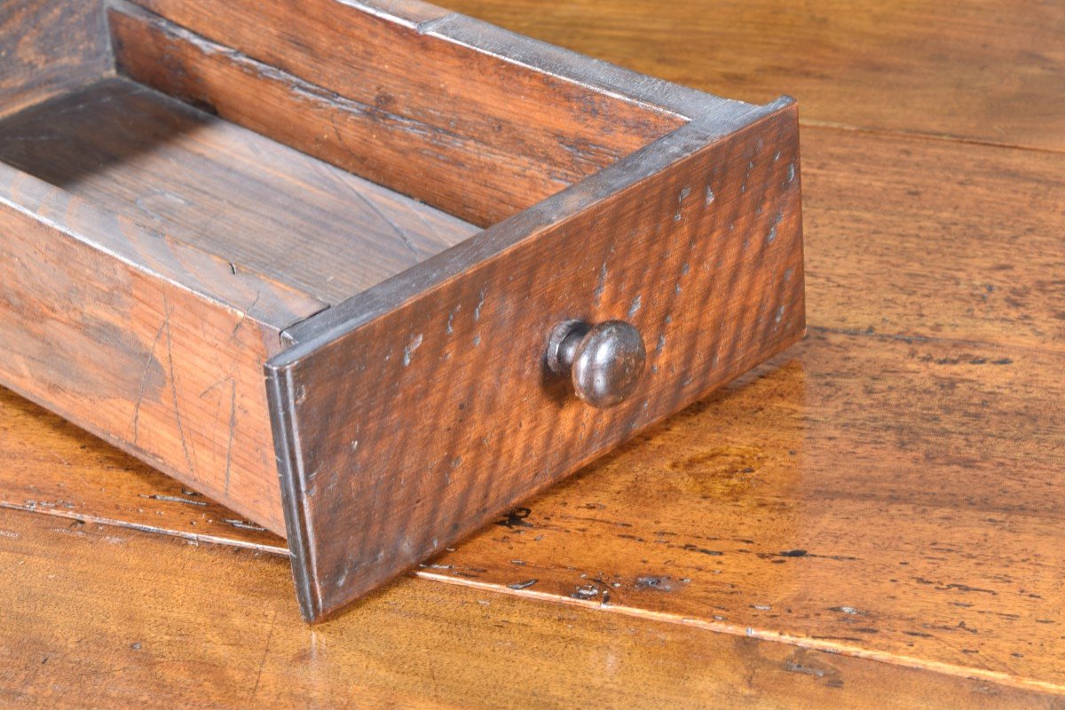 Table à Ailettes Avec Pieds Tournés. Bois De Noyer. école Espagnole, XVIIIe Siècle.  -photo-8