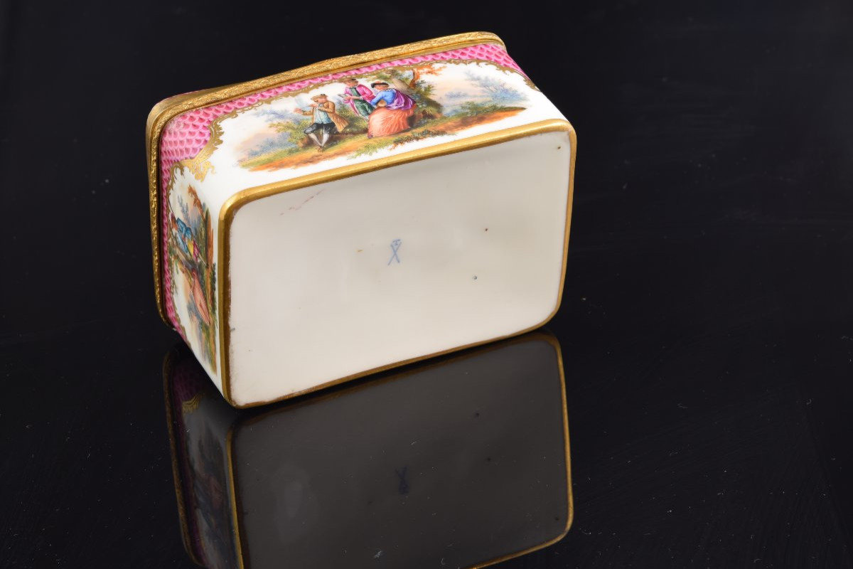 Box. Glazed Porcelain. Potschappel-dresden, Germany, 19th Century. -photo-4