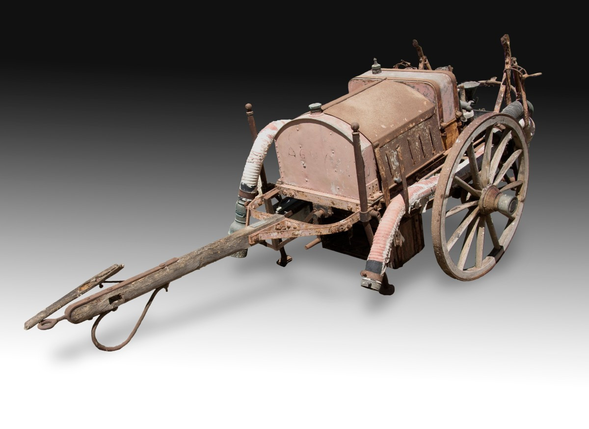 Véhicule d'Incendie Ou Pulvérisateur Motorisé. Ec Flader De Jöhstadt, Allemagne, Vers 1920. 