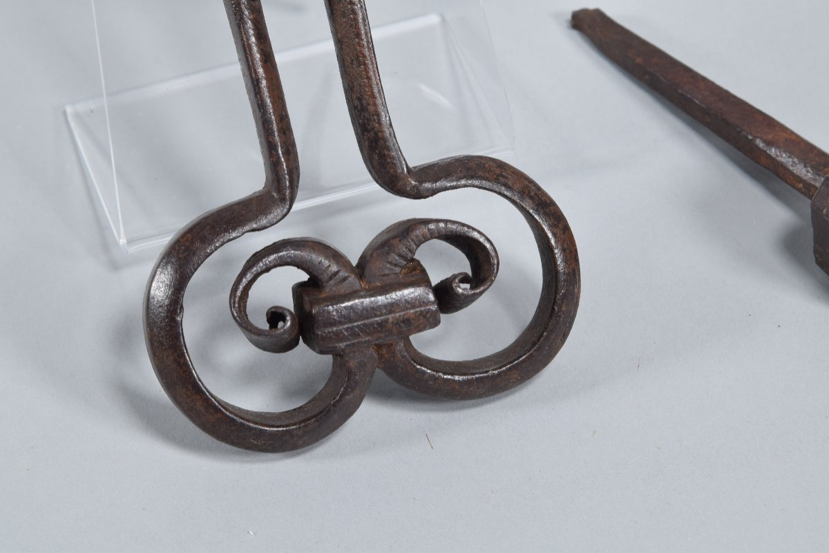 Door Knocker. Wrought Iron. 16th Century. -photo-1