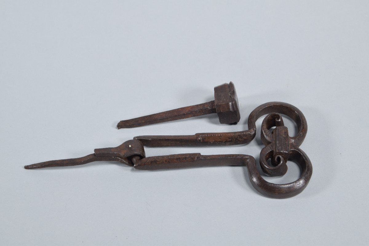 Door Knocker. Wrought Iron. 16th Century. -photo-4