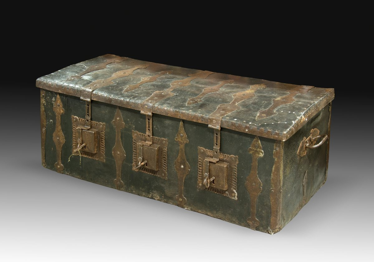 Chest With Three Locks. Wood, Leather, Wrought Iron. Circa 1600. -photo-2