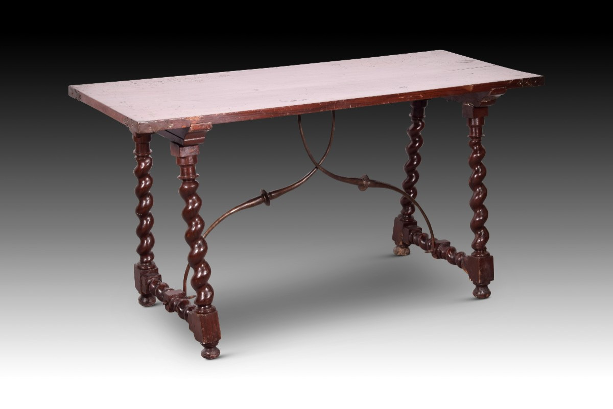 Bargueñera Table With Solomonic Legs. Pine And Beech Wood, Iron. 18th Century. 